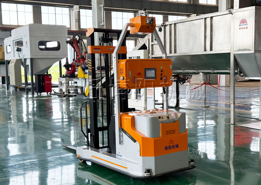 25kg磷銨AGV搬運機械手 編織袋AGV小車客戶現場